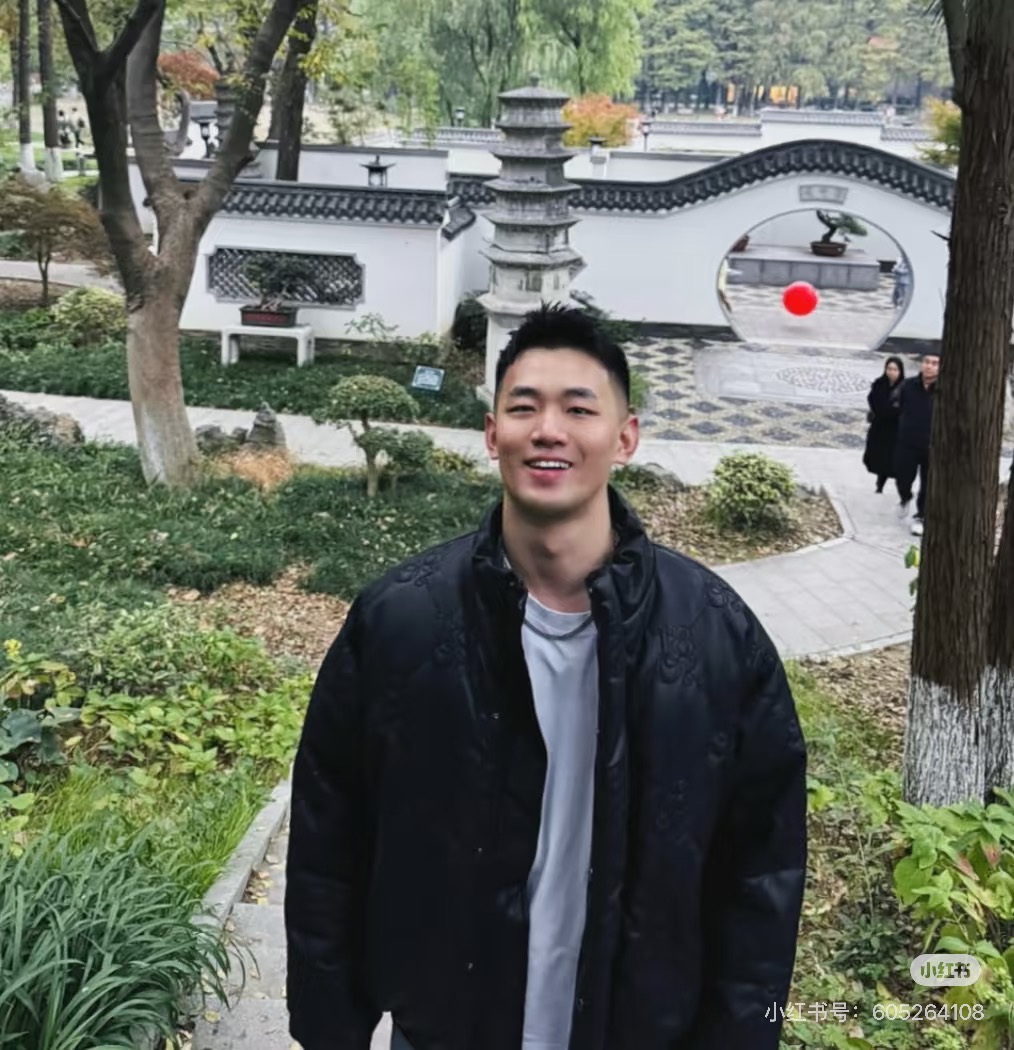 Darren 在园林中